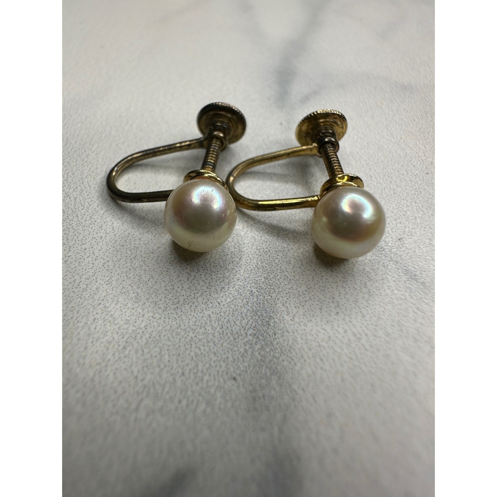 Vintage Avon Gold Tone Faux Pearl Screw Back Stud Earrings Classic Non-Pierced